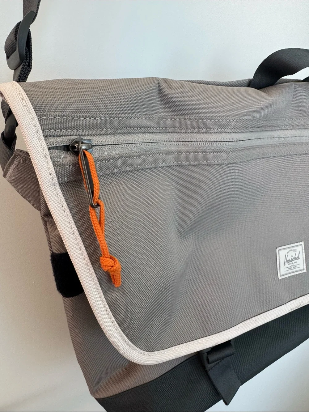 Herschel Messenger Bag (Grey)
